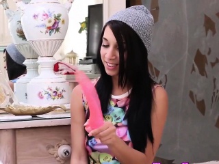 Latina teen cummed in