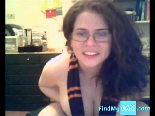Curvy nerd next door shows her curvy places