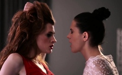 StraplessDildo - Mia - Rossy Bush Rossy Bush Hikes Her