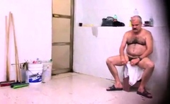 Str8 spy pakistani daddy in public bath