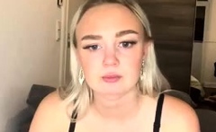 Amateur Blonde Teen Plays Solo with Toy Webcam Porn
