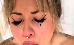 Masturbating loving babe solo toy plays with enthusiasm