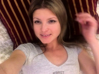 Petite small tit babe with perfect pussy masturbates