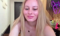 Hot amateur webcam teen masturbates for their fans