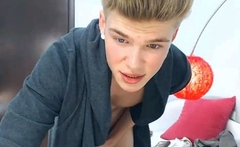 Big Cock Webcam Handjob by a Hot Amateur Man