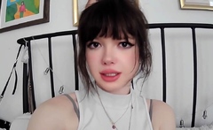 Hot amateur webcam teen masturbates for their fans