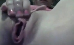 Wet Pussy Rubbing Amateur Squirts on Webcam